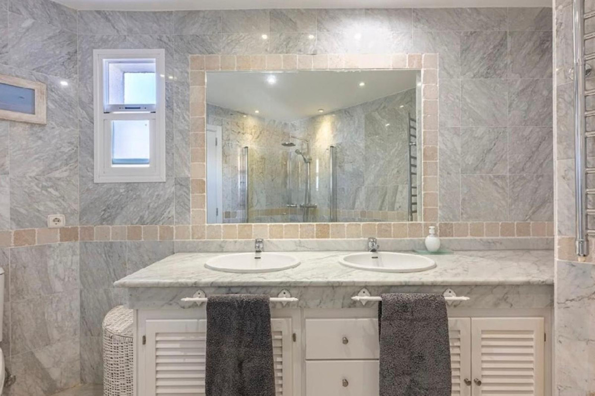 4 Bed Apartment for sale in Bahía De Marbella Costa Del Sol, Málaga, Spain