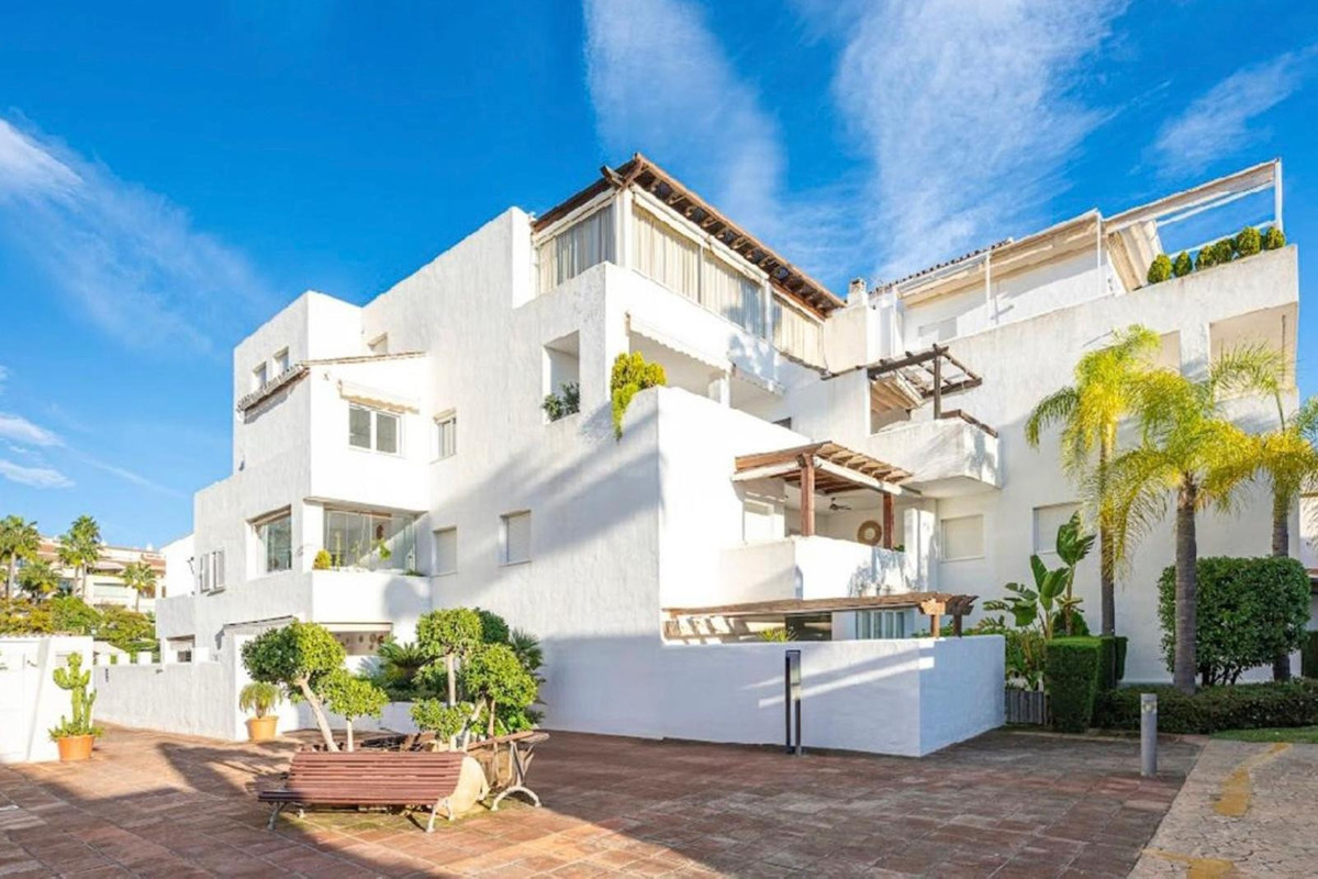 4 Bed Apartment for sale in Bahía De Marbella Costa Del Sol, Málaga, Spain