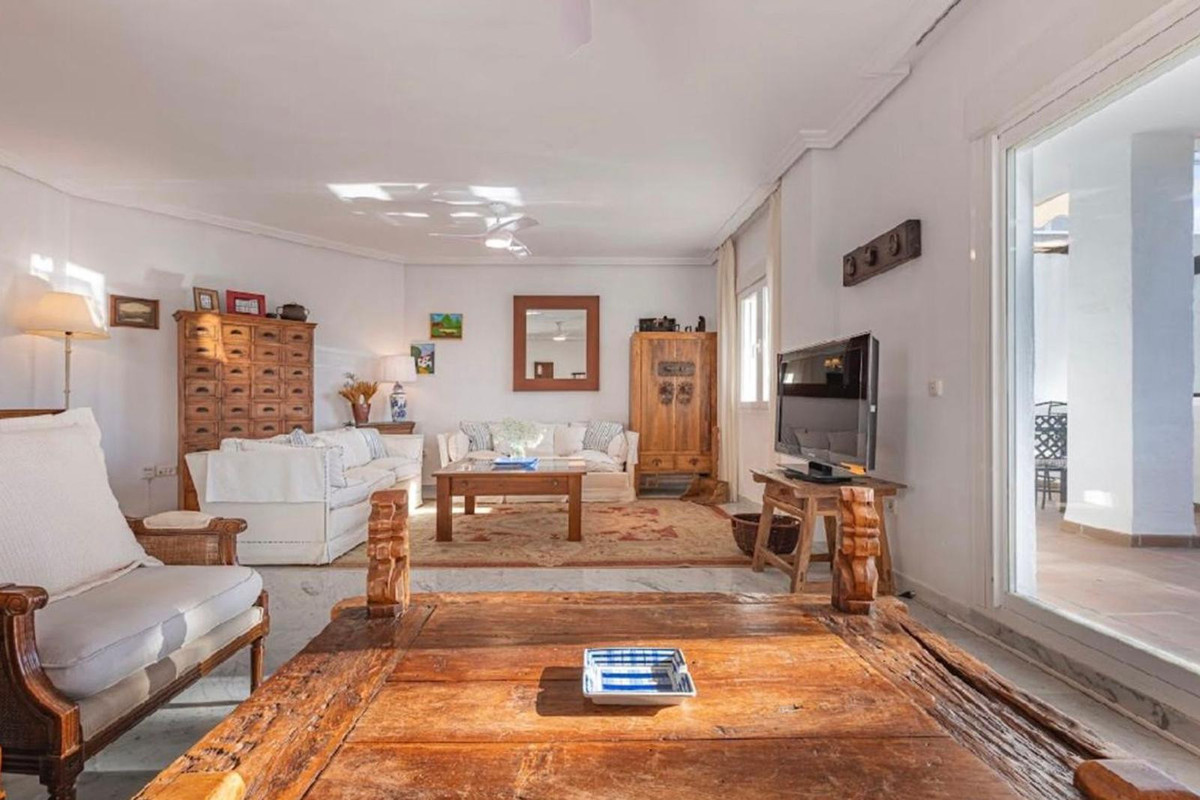 4 Bed Apartment for sale in Bahía De Marbella Costa Del Sol, Málaga, Spain