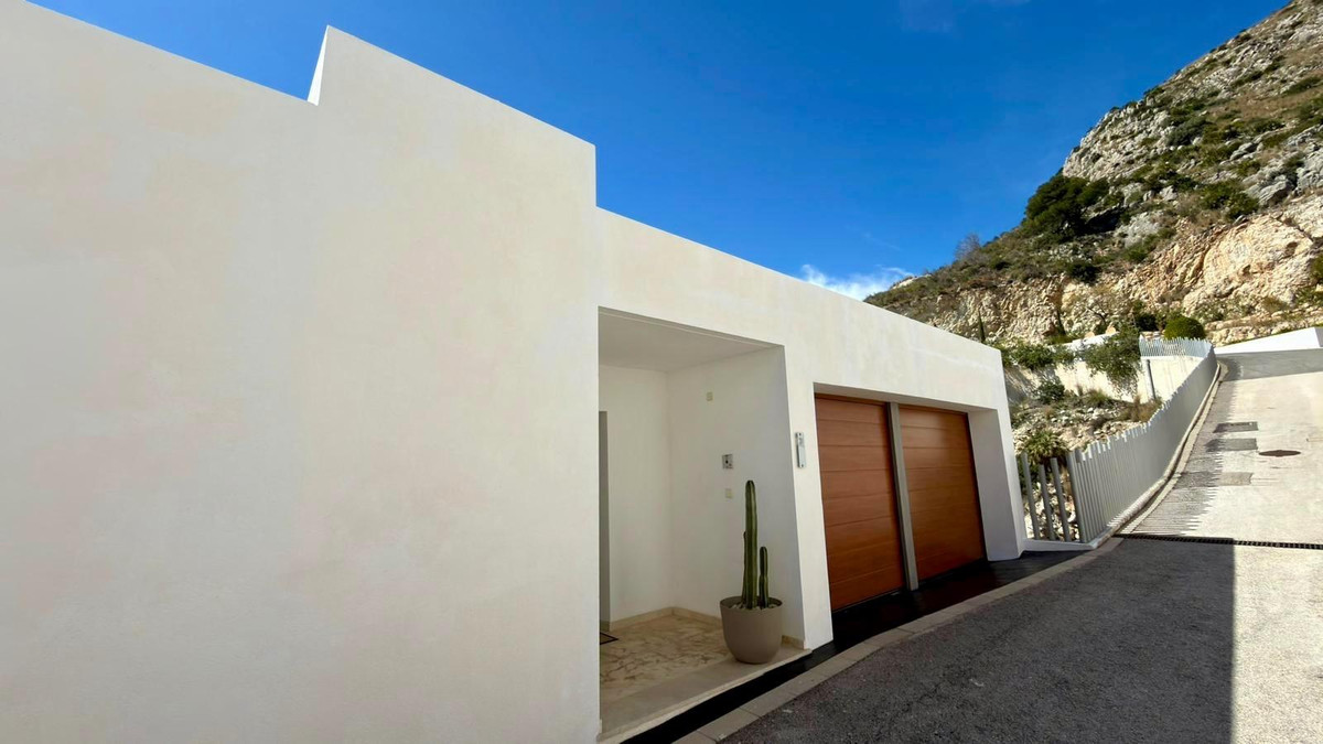 4 Bed Apartment for sale in Altea Costa Blanca, Alicante, Spain