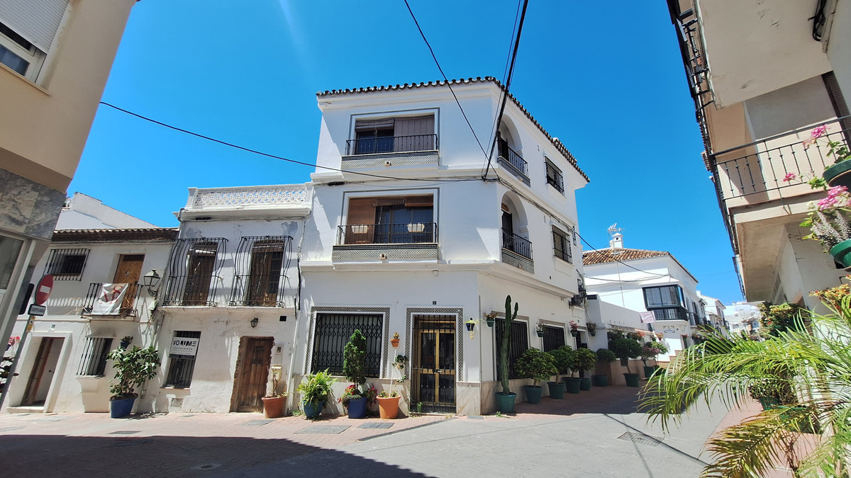 5 Bed Commercial unit for sale in Estepona Costa Del Sol, Málaga, Spain