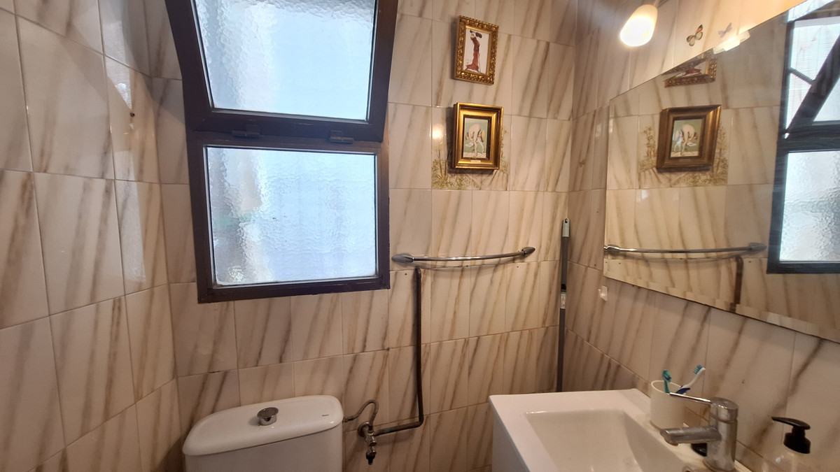 5 Bed Commercial unit for sale in Estepona Costa Del Sol, Málaga, Spain