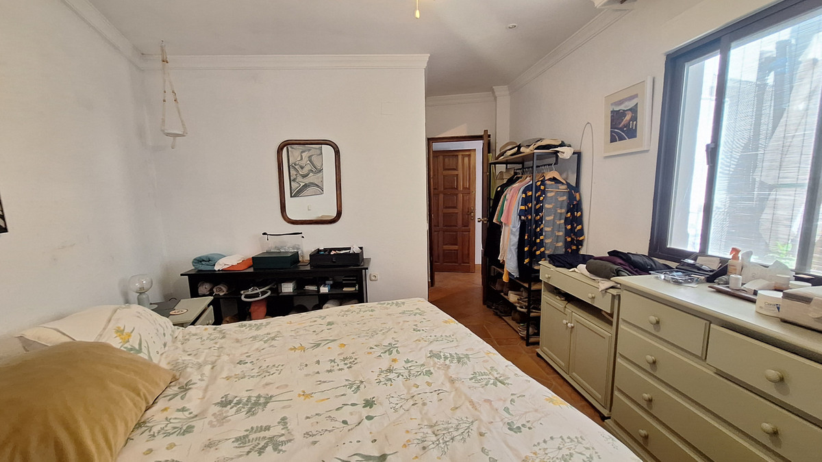5 Bed Commercial unit for sale in Estepona Costa Del Sol, Málaga, Spain