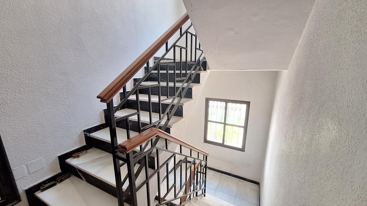 5 Bed Commercial unit for sale in Estepona Costa Del Sol, Málaga, Spain