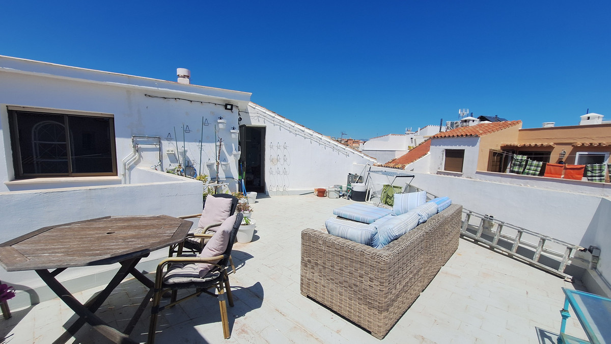 5 Bed Commercial unit for sale in Estepona Costa Del Sol, Málaga, Spain