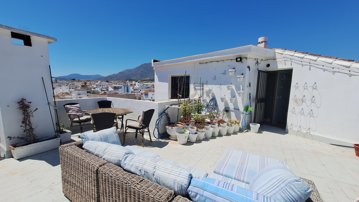 5 Bed Commercial unit for sale in Estepona Costa Del Sol, Málaga, Spain