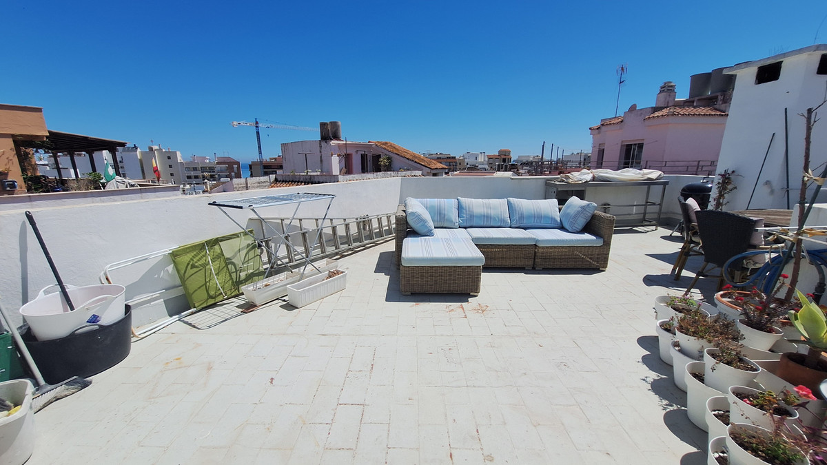 5 Bed Commercial unit for sale in Estepona Costa Del Sol, Málaga, Spain