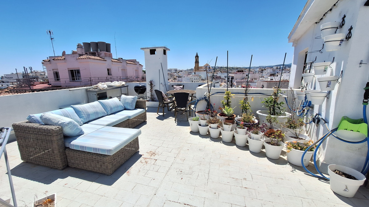5 Bed Commercial unit for sale in Estepona Costa Del Sol, Málaga, Spain