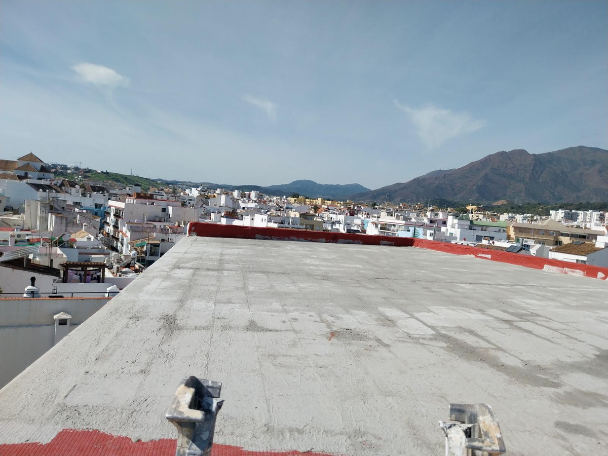 5 Bed Commercial unit for sale in Estepona Costa Del Sol, Málaga, Spain