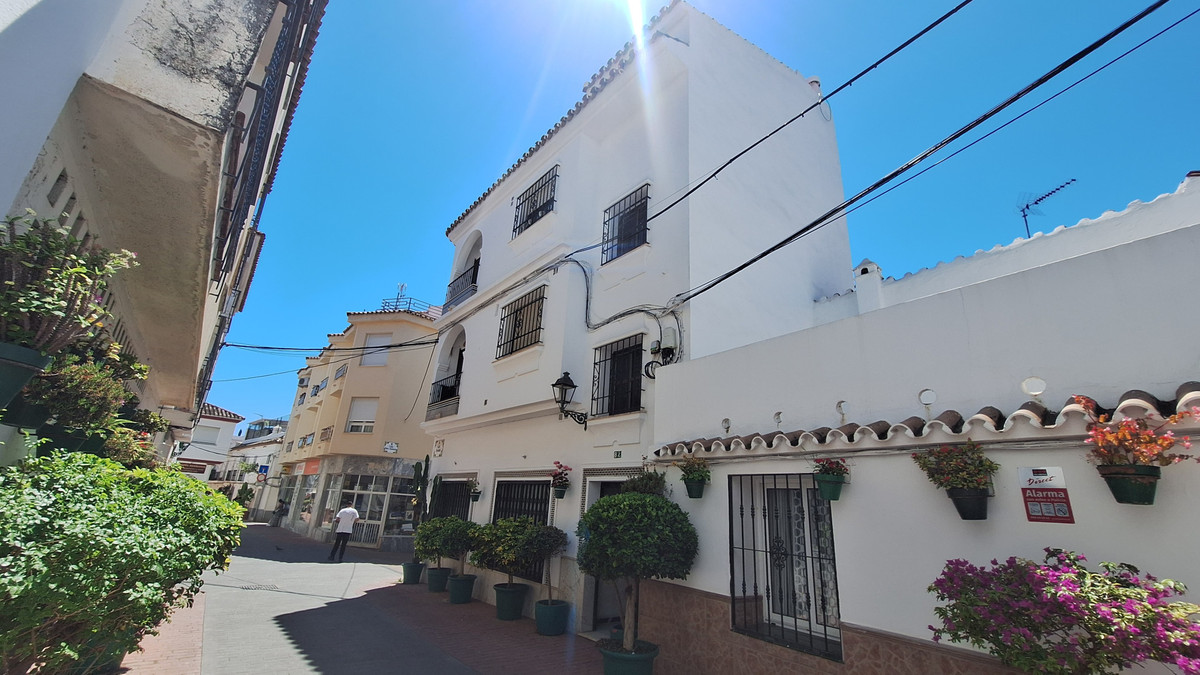 5 Bed Commercial unit for sale in Estepona Costa Del Sol, Málaga, Spain