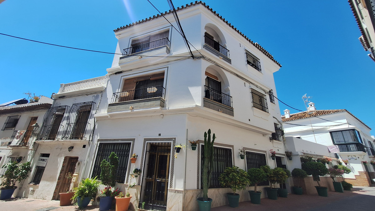 5 Bed Commercial unit for sale in Estepona Costa Del Sol, Málaga, Spain