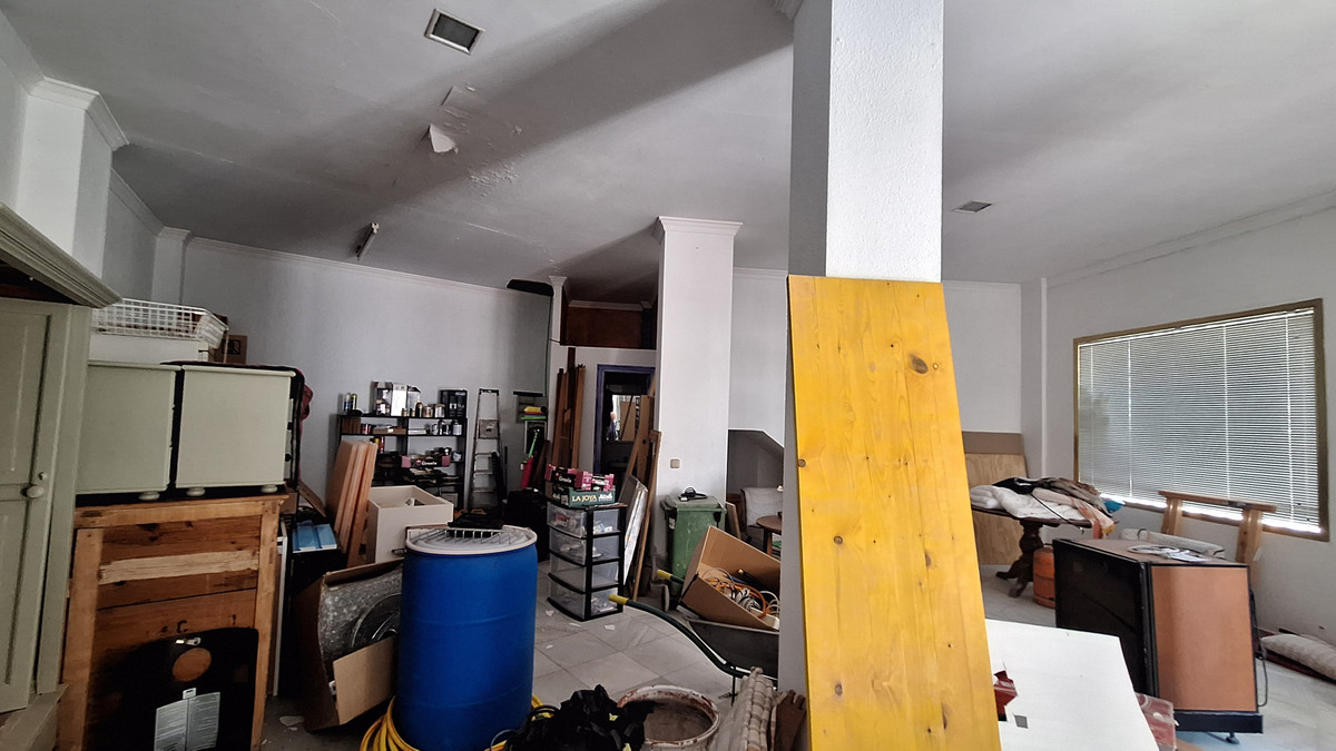 5 Bed Commercial unit for sale in Estepona Costa Del Sol, Málaga, Spain