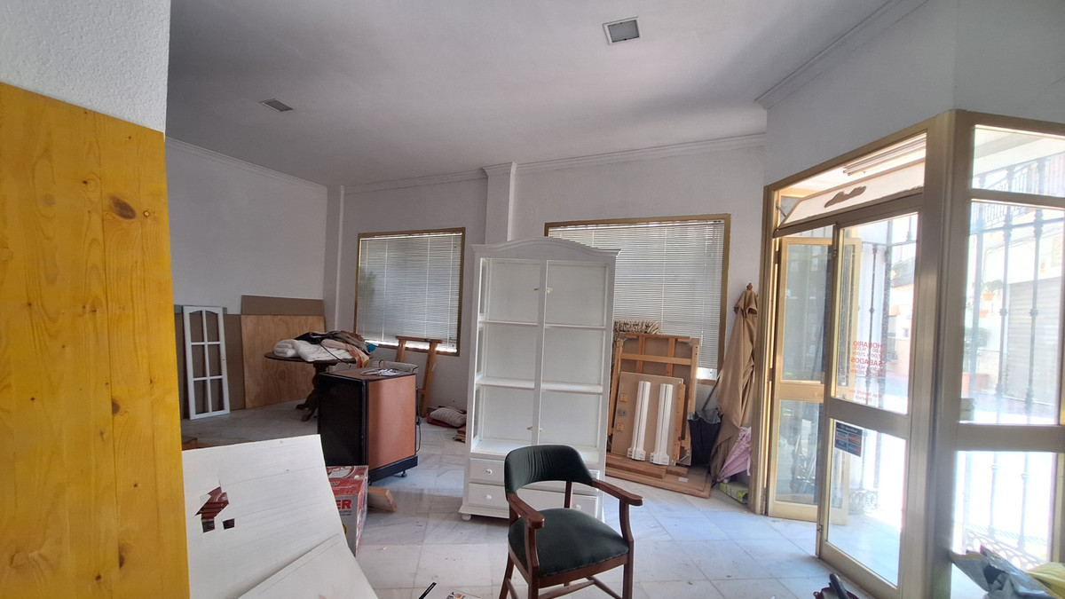 5 Bed Commercial unit for sale in Estepona Costa Del Sol, Málaga, Spain