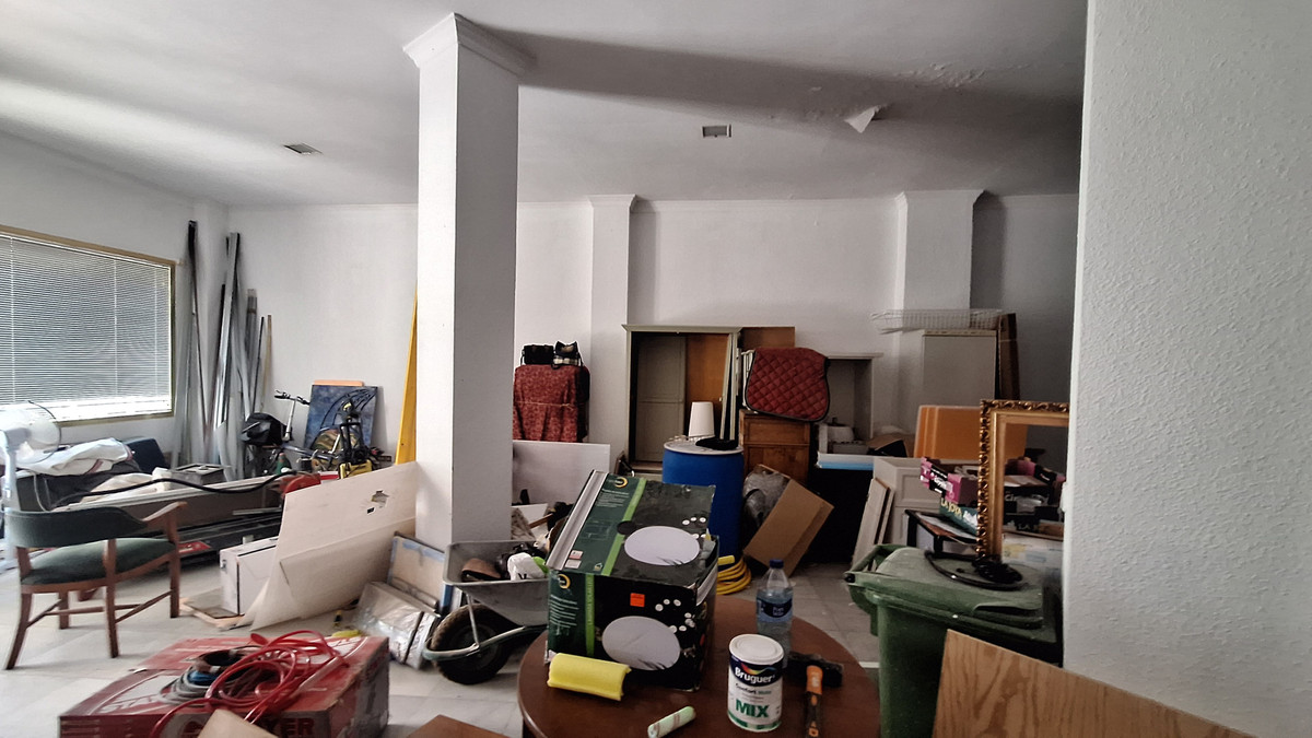 5 Bed Commercial unit for sale in Estepona Costa Del Sol, Málaga, Spain