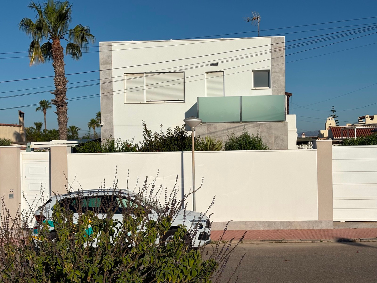 2 Bed Townhouse for sale in Torrevieja Costa Blanca, Alicante, Spain