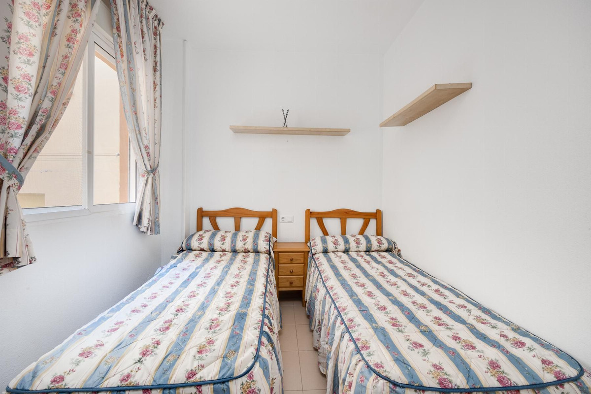 Se vende Bungalow de 2 dormitorios en Costa Blanca, Alicante, España