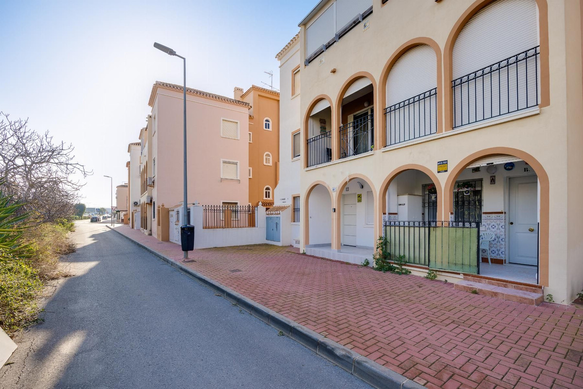 Se vende Bungalow de 2 dormitorios en Costa Blanca, Alicante, España