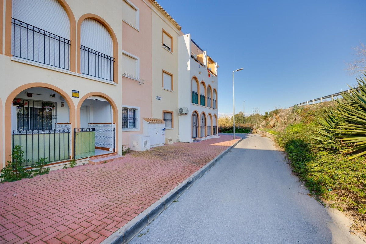 Se vende Bungalow de 2 dormitorios en Costa Blanca, Alicante, España