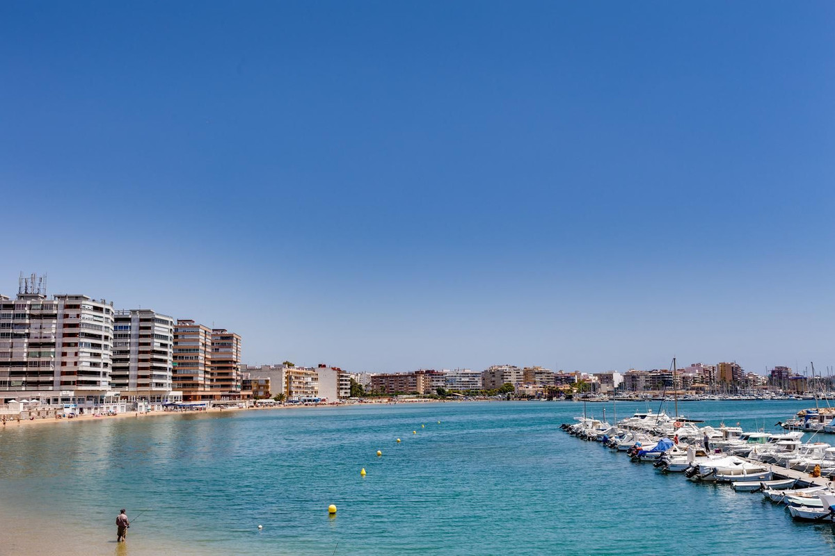 Se vende Bungalow de 2 dormitorios en Costa Blanca, Alicante, España