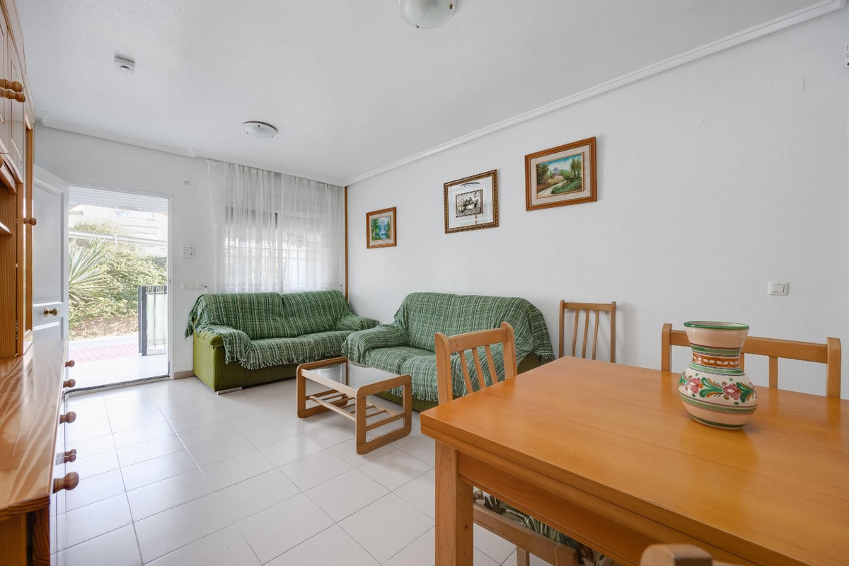 Se vende Bungalow de 2 dormitorios en Costa Blanca, Alicante, España