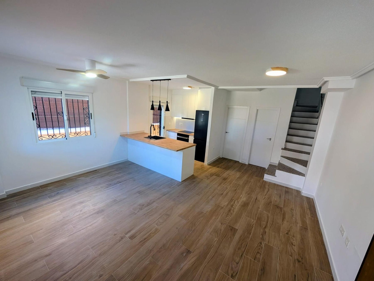 Se vende Villa - Chalet de 3 dormitorios en Costa Blanca, Alicante, España