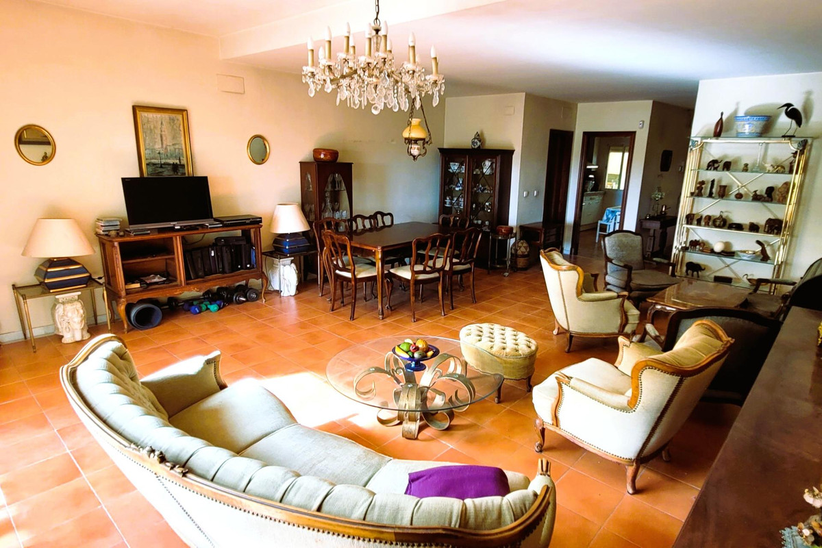 4 Bed Townhouse for sale in Estepona Costa Del Sol, Málaga, Spain