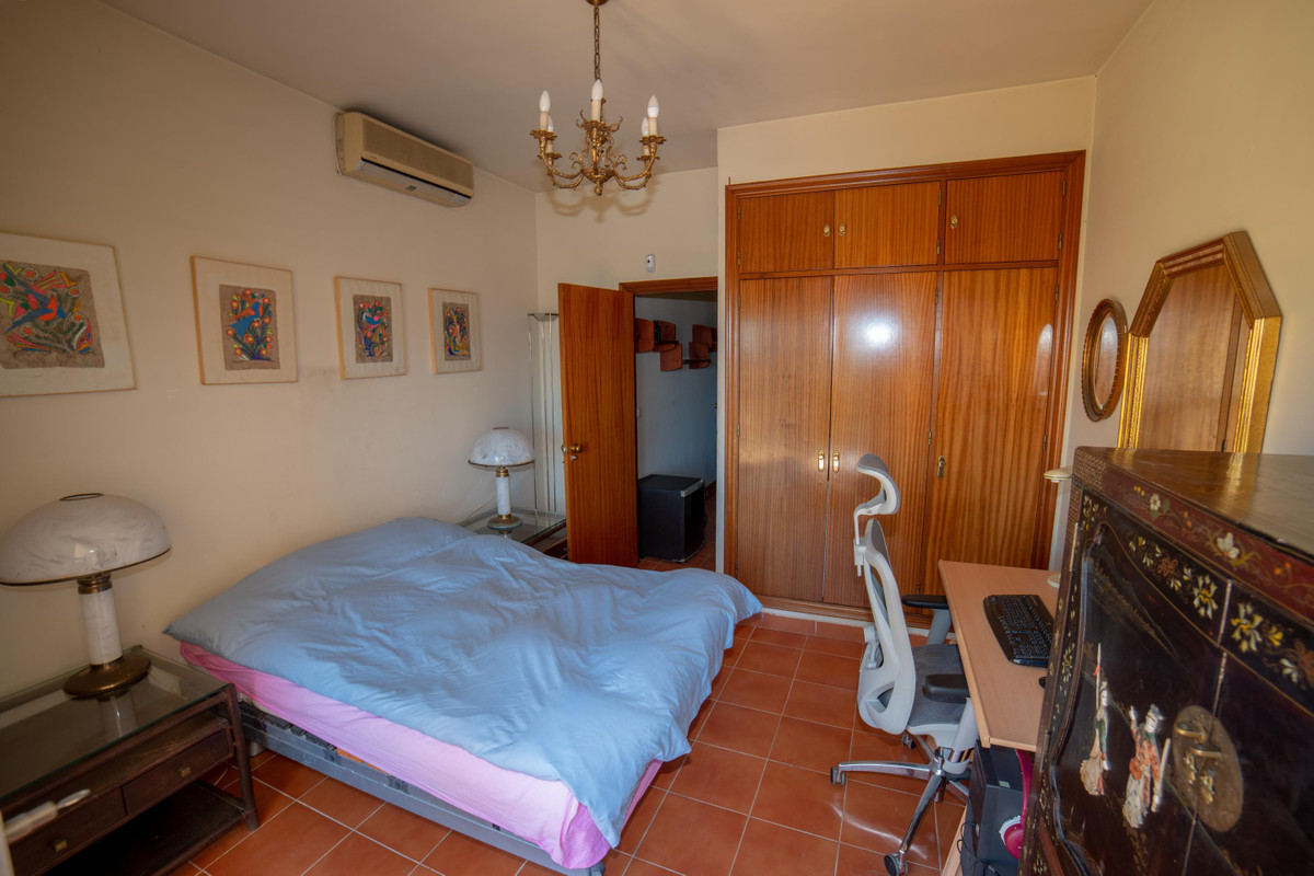 4 Bed Townhouse for sale in Estepona Costa Del Sol, Málaga, Spain