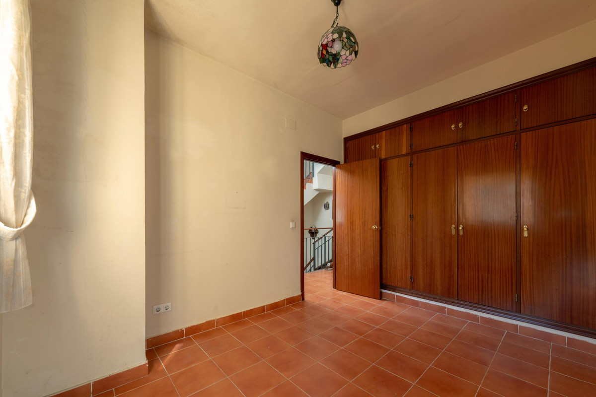 4 Bed Townhouse for sale in Estepona Costa Del Sol, Málaga, Spain
