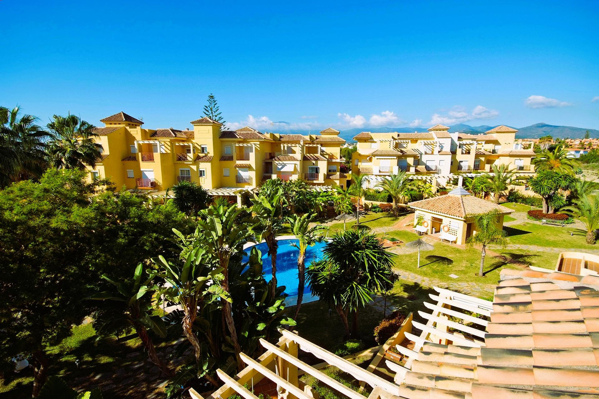 4 Bed Townhouse for sale in Estepona Costa Del Sol, Málaga, Spain