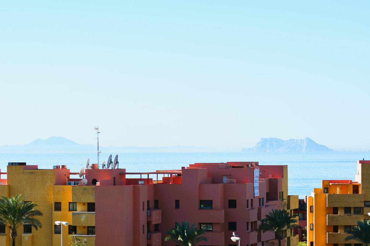 4 Bed Townhouse for sale in Estepona Costa Del Sol, Málaga, Spain