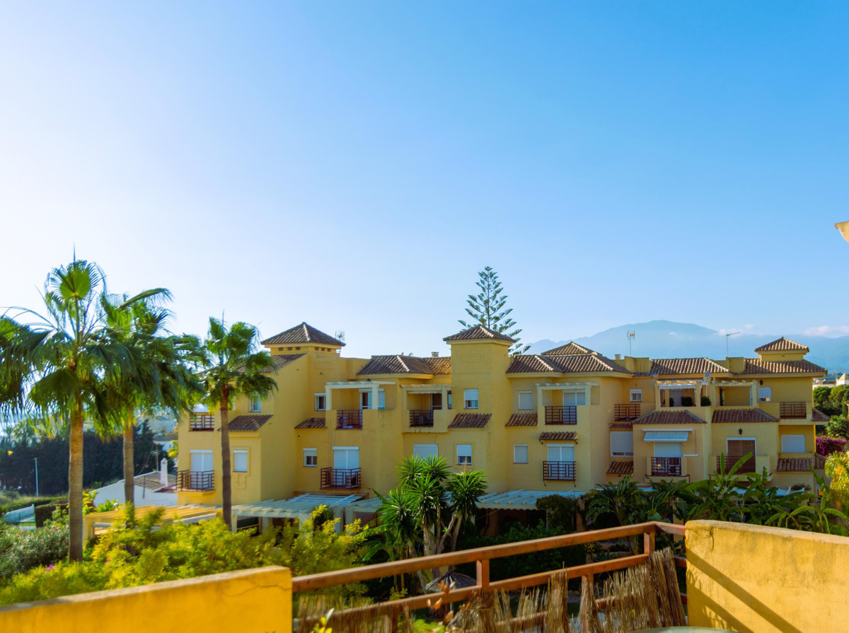 4 Bed Townhouse for sale in Estepona Costa Del Sol, Málaga, Spain