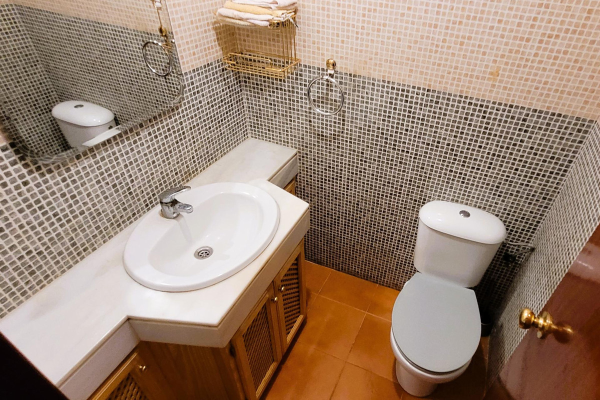 4 Bed Townhouse for sale in Estepona Costa Del Sol, Málaga, Spain