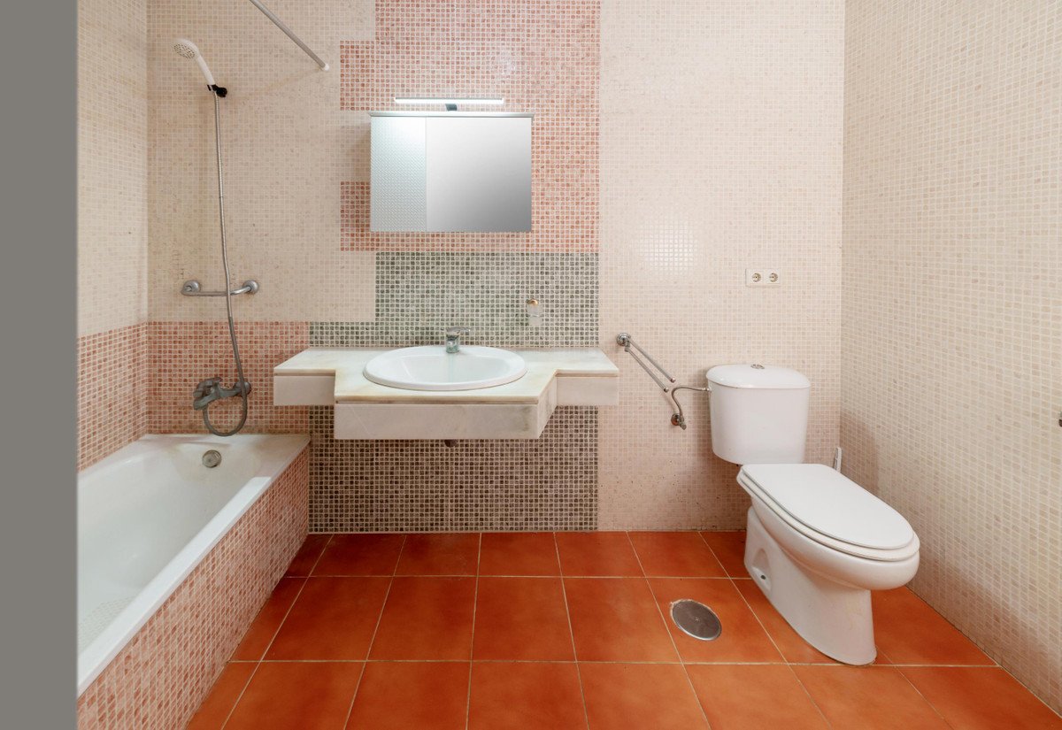 4 Bed Townhouse for sale in Estepona Costa Del Sol, Málaga, Spain