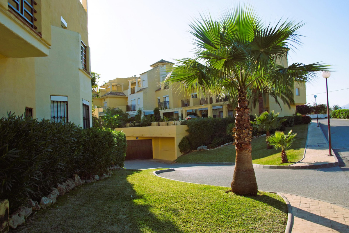 4 Bed Townhouse for sale in Estepona Costa Del Sol, Málaga, Spain