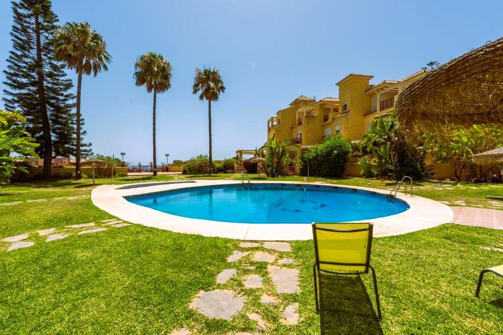 4 Bed Townhouse for sale in Estepona Costa Del Sol, Málaga, Spain