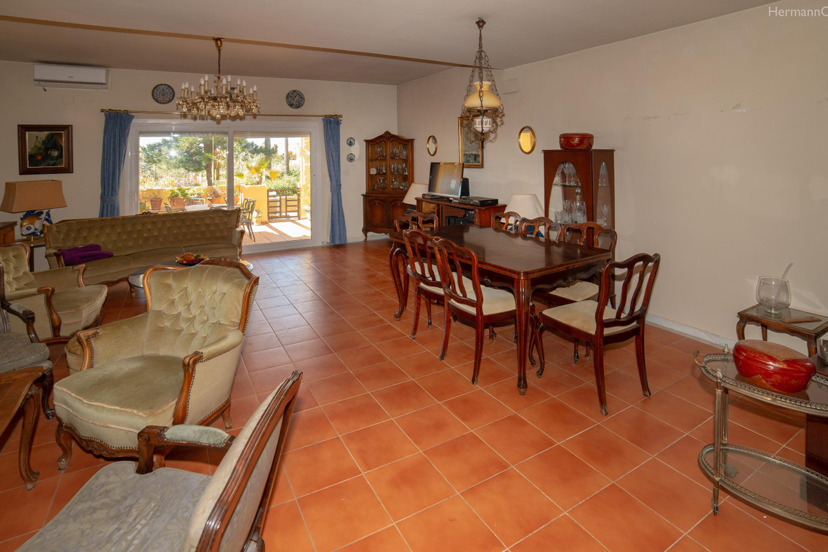 4 Bed Townhouse for sale in Estepona Costa Del Sol, Málaga, Spain