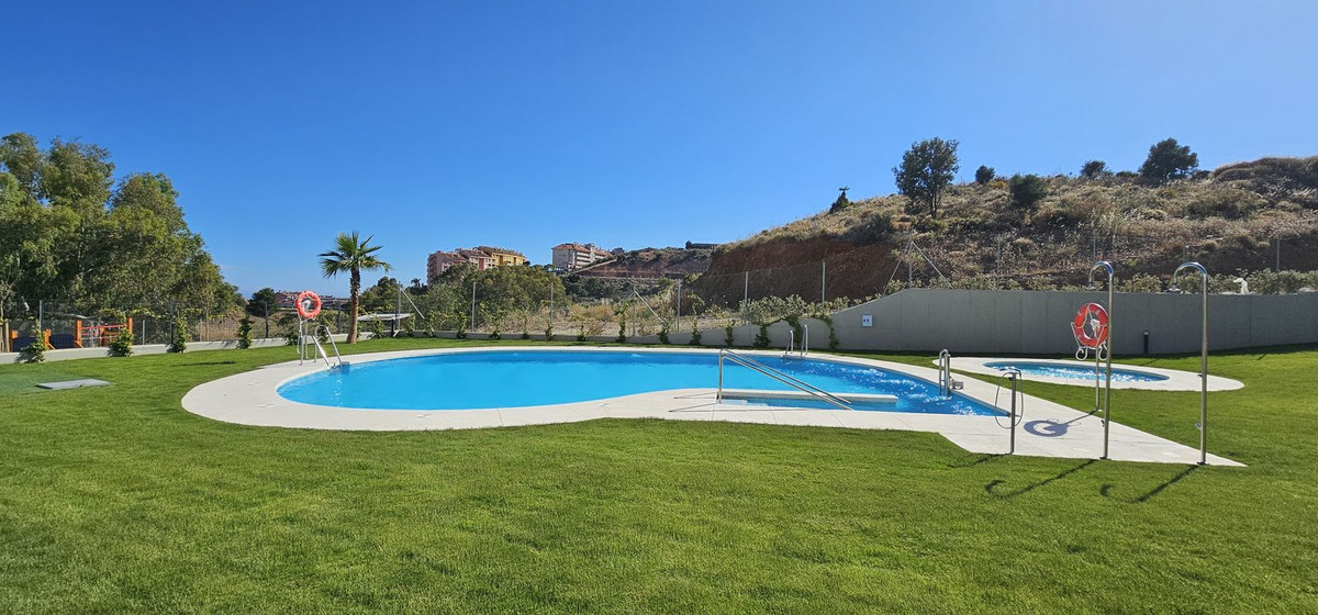 Se vende Apartamento Planta Media de 2 dormitorios en Costa Del Sol, Málaga, España