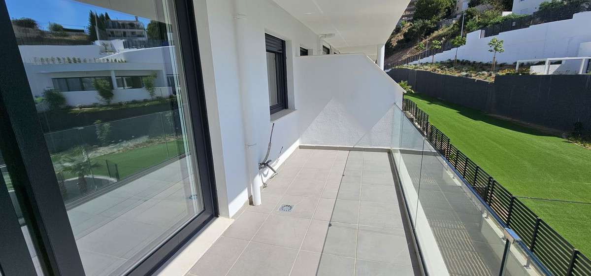 Se vende Apartamento Planta Media de 2 dormitorios en Costa Del Sol, Málaga, España