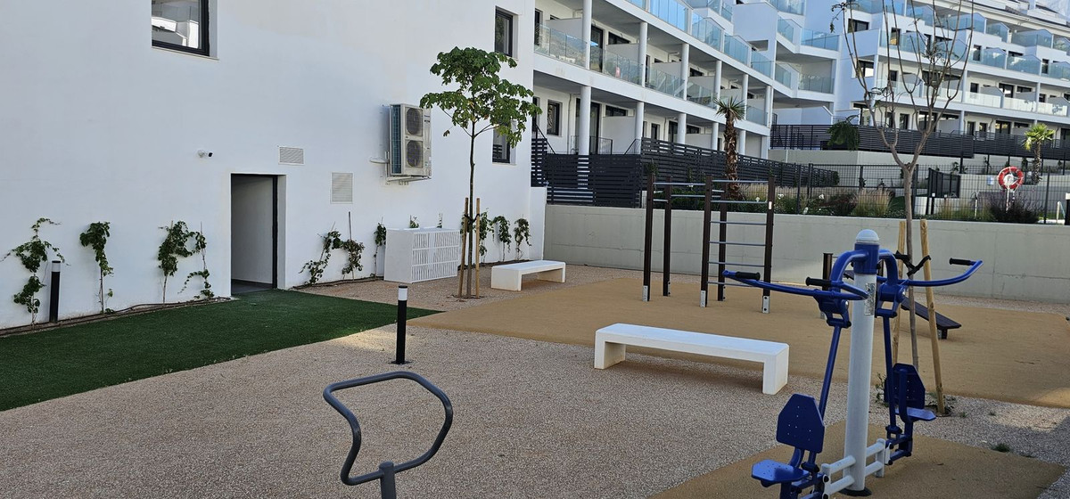 Se vende Apartamento Planta Media de 2 dormitorios en Costa Del Sol, Málaga, España