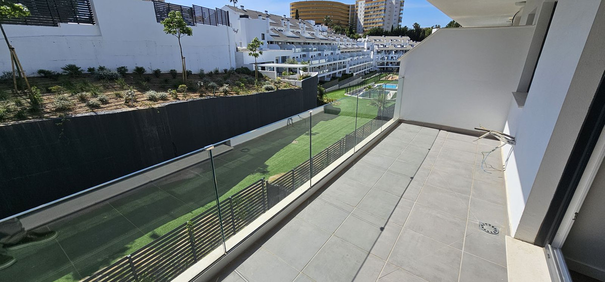 Se vende Apartamento Planta Media de 2 dormitorios en Costa Del Sol, Málaga, España