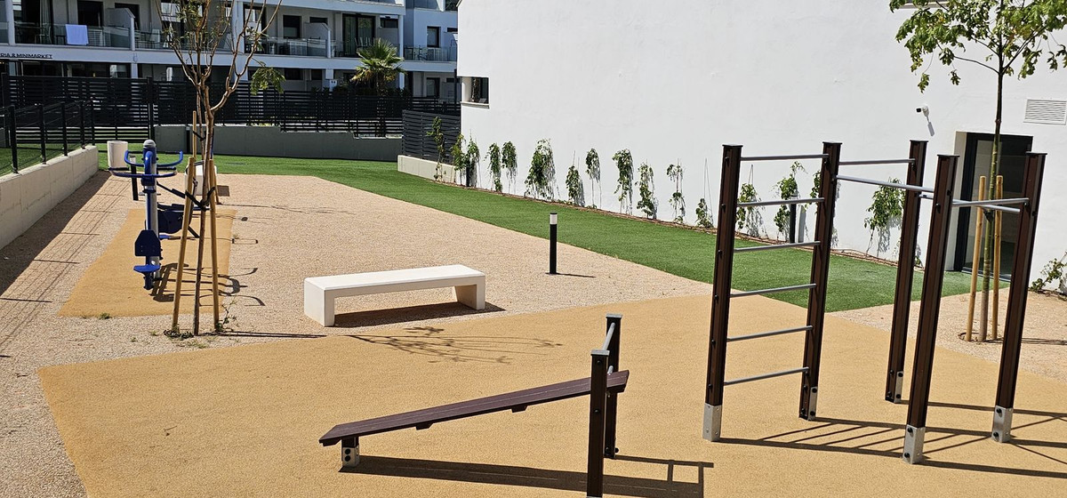 Se vende Apartamento Planta Media de 2 dormitorios en Costa Del Sol, Málaga, España