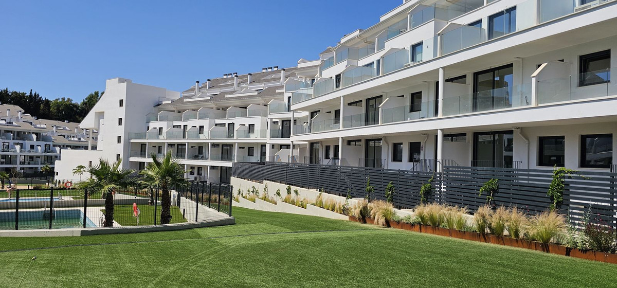 Se vende Apartamento Planta Media de 2 dormitorios en Costa Del Sol, Málaga, España