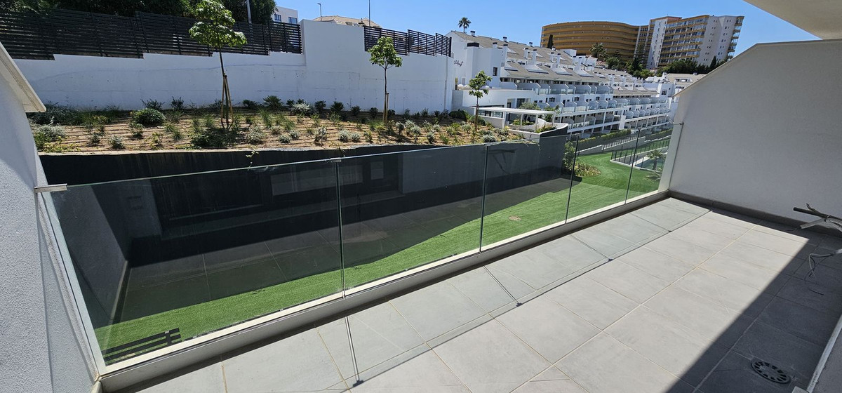 Se vende Apartamento Planta Media de 2 dormitorios en Costa Del Sol, Málaga, España