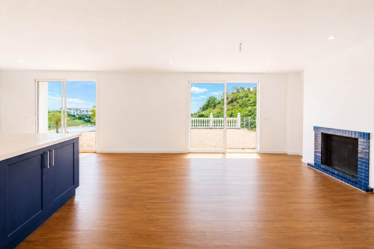 5 Bed Townhouse for sale in Estepona Costa Del Sol, Málaga, Spain