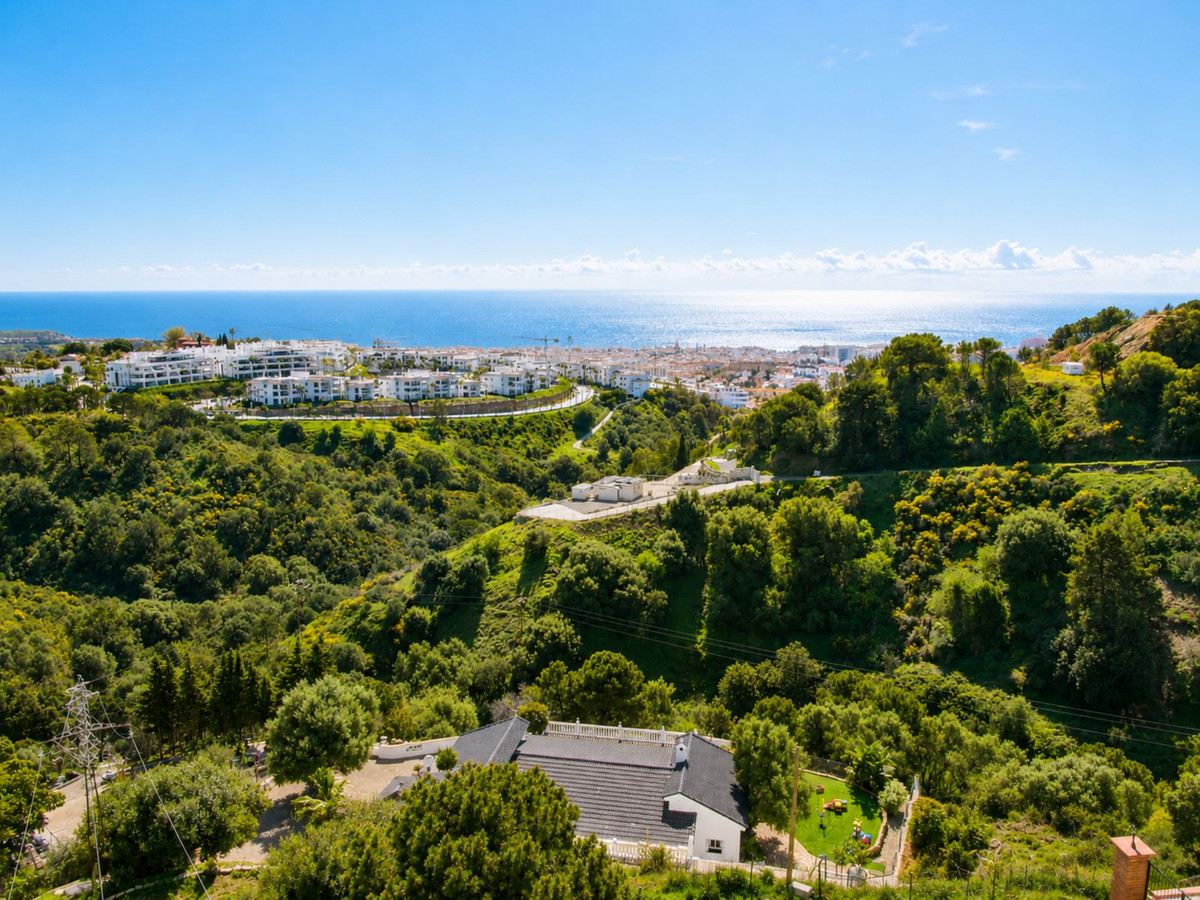 5 Bed Townhouse for sale in Estepona Costa Del Sol, Málaga, Spain