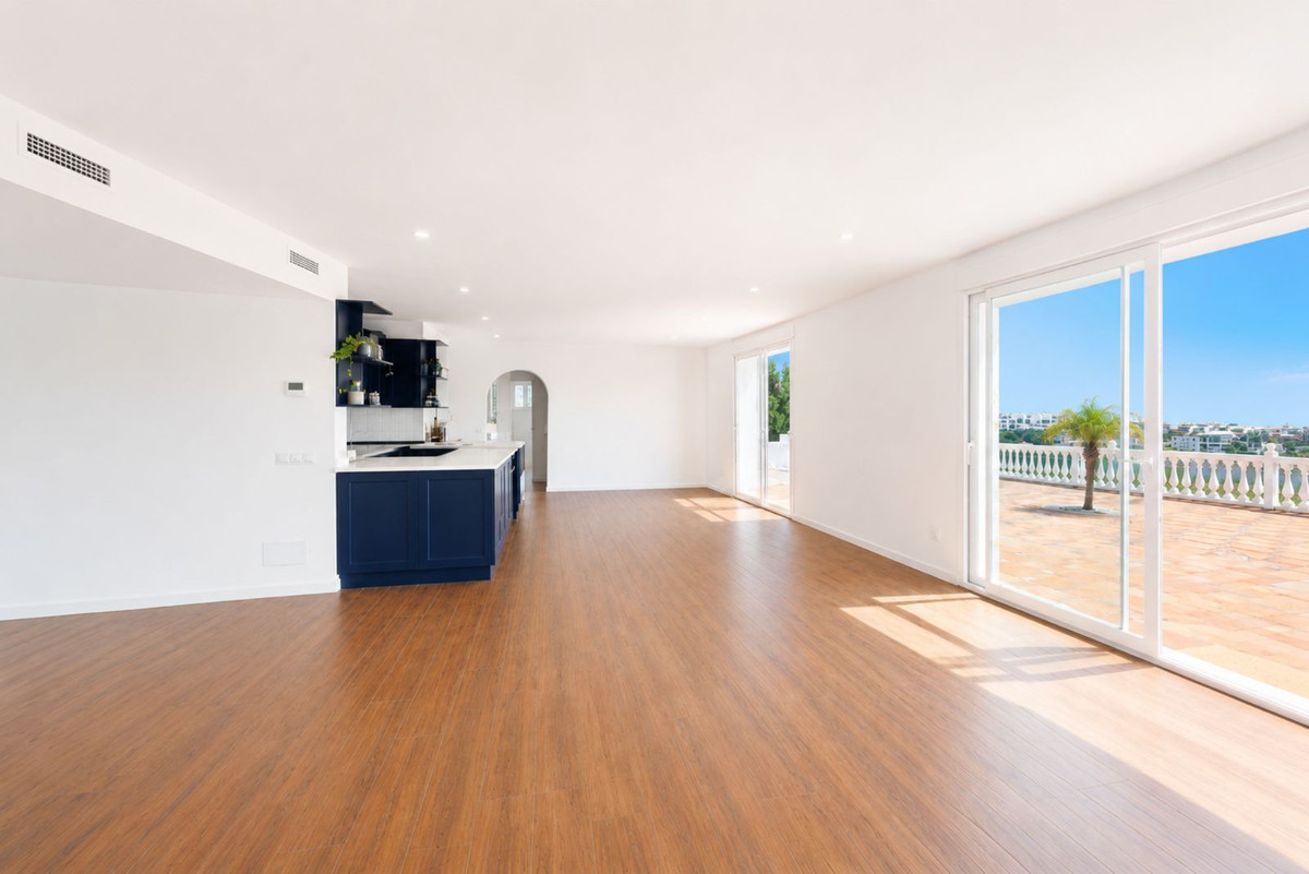 5 Bed Townhouse for sale in Estepona Costa Del Sol, Málaga, Spain