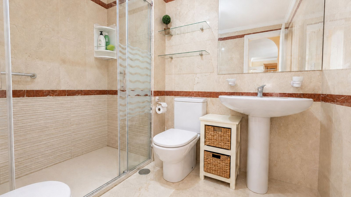 3 Bed Apartment for sale in Estepona Costa Del Sol, Málaga, Spain