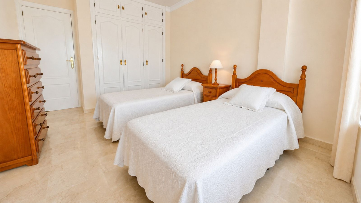 3 Bed Apartment for sale in Estepona Costa Del Sol, Málaga, Spain