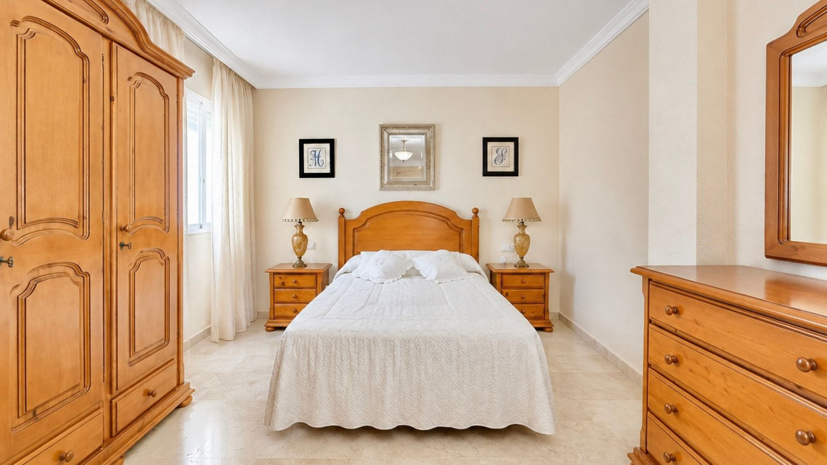 3 Bed Apartment for sale in Estepona Costa Del Sol, Málaga, Spain