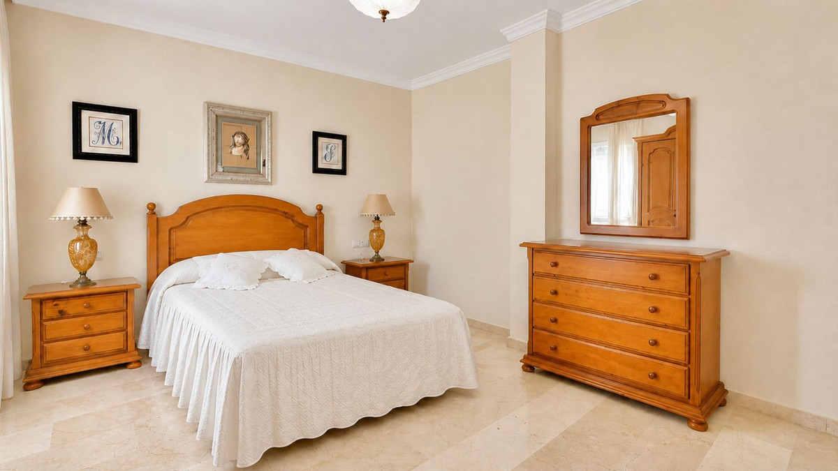 3 Bed Apartment for sale in Estepona Costa Del Sol, Málaga, Spain